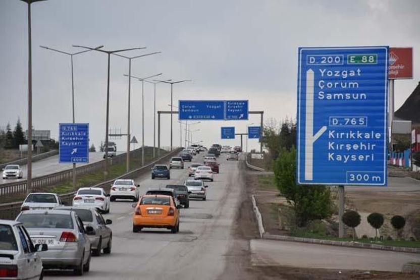 Ara tatil ve bayram süresinde kilit kavşaktan 627 bin araç geçti