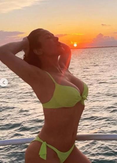 Salma Hayekin bikinili pozlarına yorum yağdı