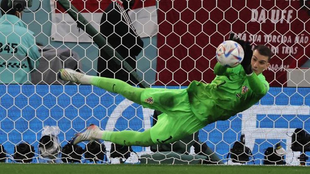 Fenerbahçeden Galatasaraya Livakovic çalımı