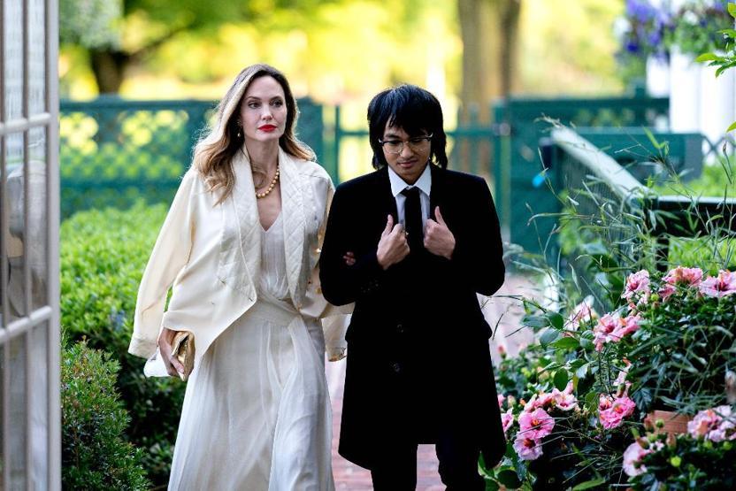Angelina Jolie ve oğlu Maddox Beyaz Sarayda