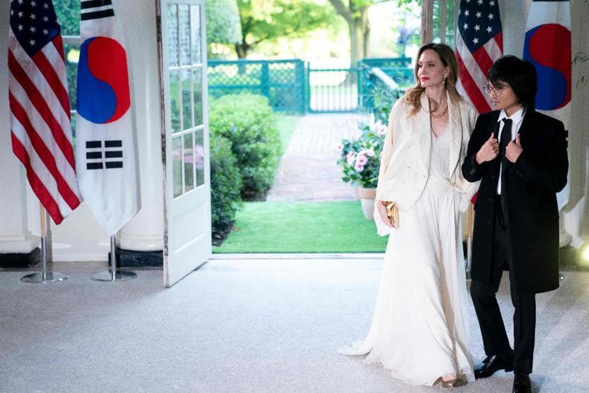 Angelina Jolie ve oğlu Maddox Beyaz Sarayda