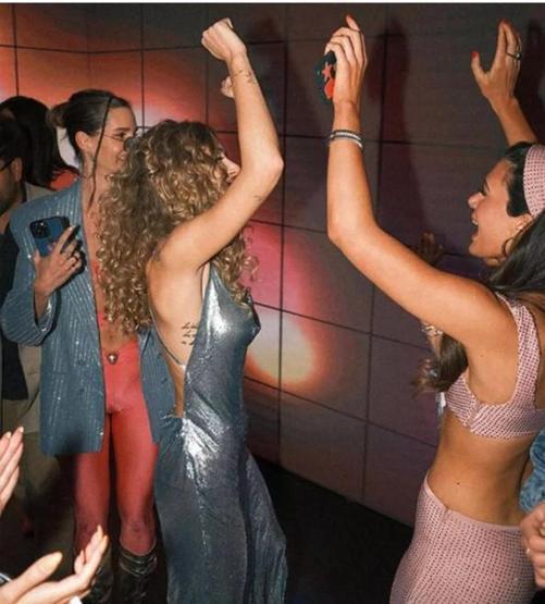 Şeyma Subaşından düğün öncesi 90lar partisi