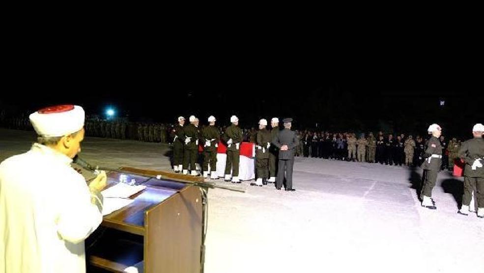 Şırnaktaki kazada şehit olan askerler memleketlerine uğurlandı