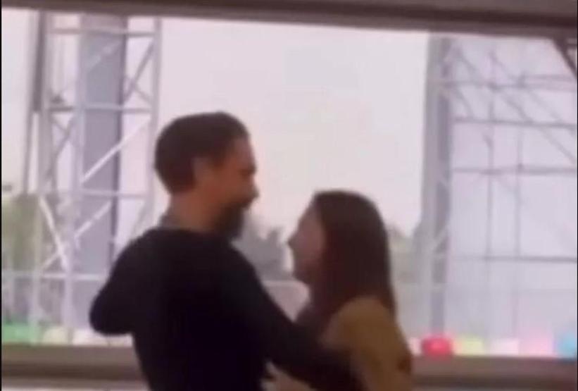 Boşanacakları iddia edilen Kadir Doğulu ve Neslihan Atagül’den romantik dans