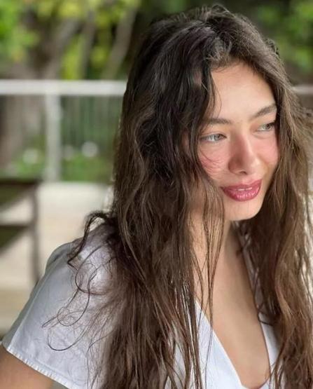 Boşanacakları iddia edilen Kadir Doğulu ve Neslihan Atagül’den romantik dans