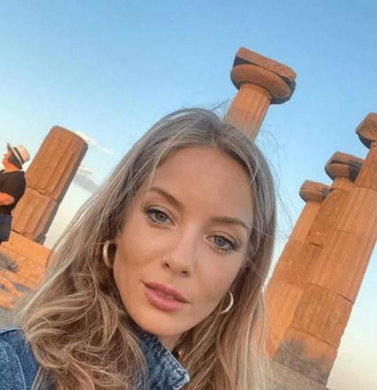 Bade İşçil Instagram hesabından isyan etti