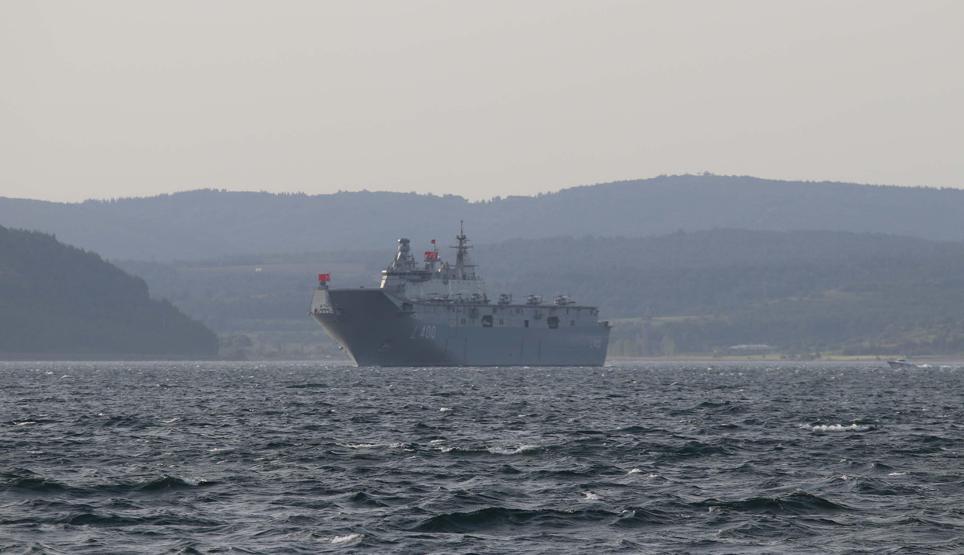 Tarihi anlara şahitlik ettiler: TCG Anadoludan vatandaşları selamladı