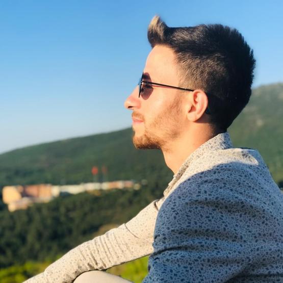 Kadıköy’de istediği türküyü çalmayan genci bıçaklayarak öldürdü