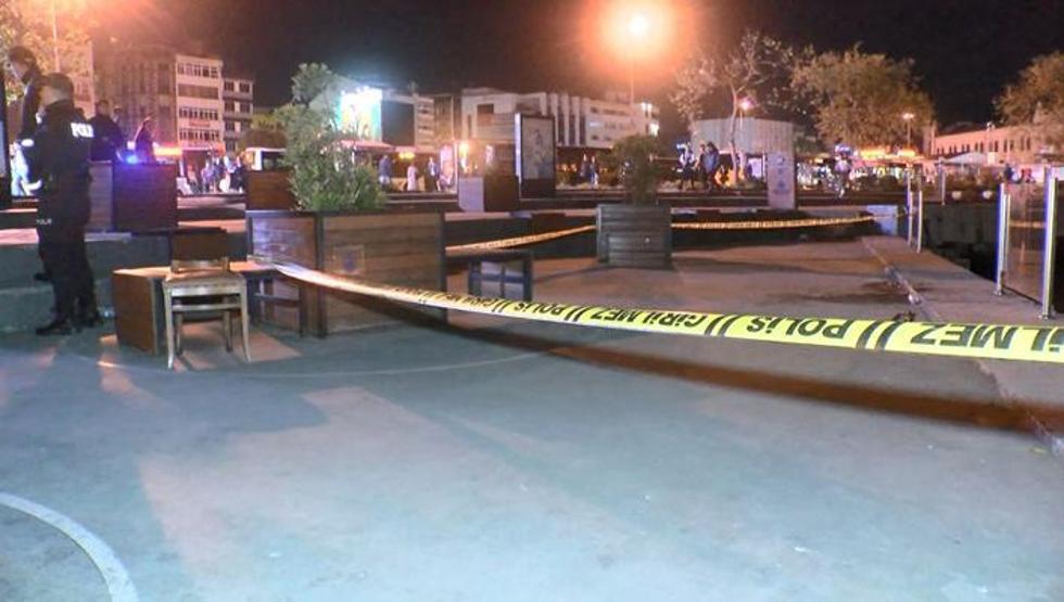 Kadıköy’de istediği türküyü çalmayan genci bıçaklayarak öldürdü