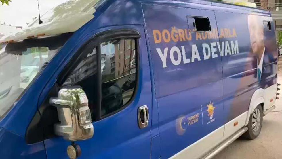Erdekte AK Parti seçim aracına ve şoföre saldırı