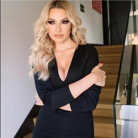 Hadise dans performansıyla takipçilerinin karşısına çıktı