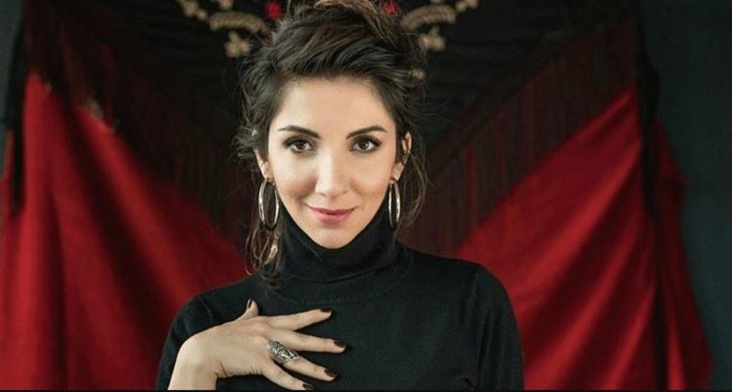 Güldür Güldür Mehtapı Meltem Yılmazkayadan karnı burnunda poz