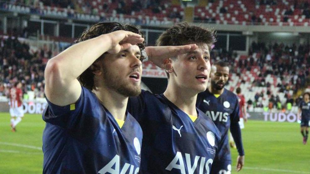Fenerbahçeden Napoliye iki genç yıldız daha