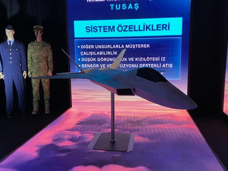 Türk savunma sanayinin gözbebekleri Üsküdarda sergileniyor