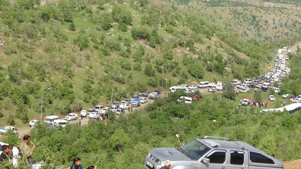 30 yıl aradan sonra gelen sevinç: Akrabalarını görmek için kapıya akın ettiler