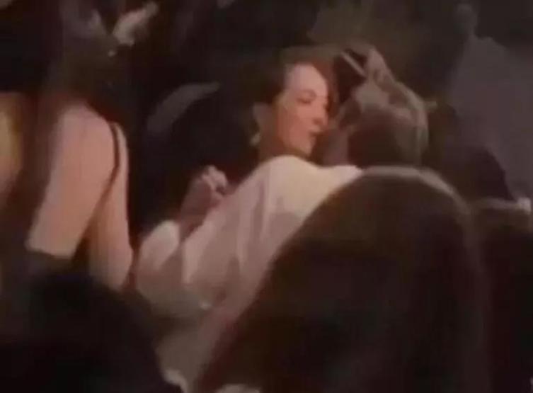 Neslihan Atagül oyunculuğa nasıl başladığını anlattı: Evimizde internet yoktu