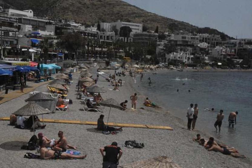 Bodrumda oyunu kullanan sahile akın etti