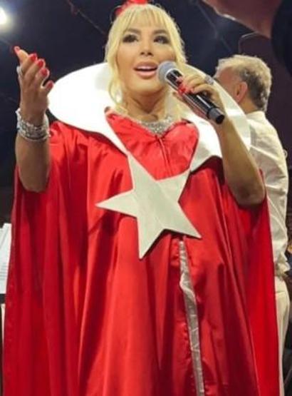 Safiye Soyman sosyal medyanın diline düştü