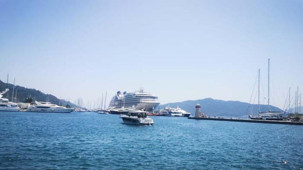 Marmaris’e 480 yolculu kruvaziyer gemisi demir attı