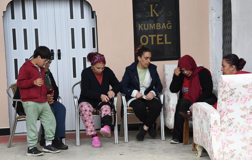 Tekirdağda mağdur olan depremzedeler konuştu: Torunum ağlayarak aradığı için geldim