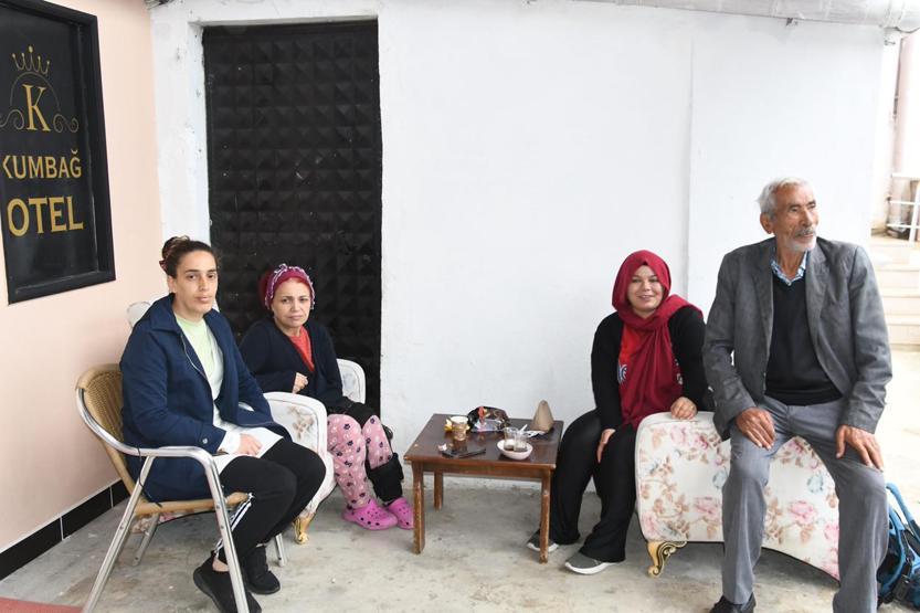 Tekirdağda mağdur olan depremzedeler konuştu: Torunum ağlayarak aradığı için geldim
