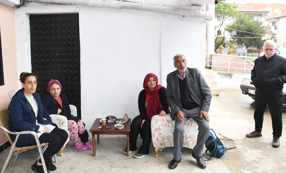 Tekirdağda mağdur olan depremzedeler konuştu: Torunum ağlayarak aradığı için geldim