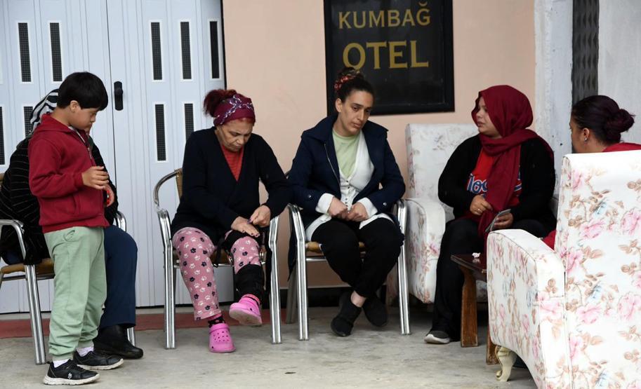 Tekirdağda mağdur olan depremzedeler konuştu: Torunum ağlayarak aradığı için geldim