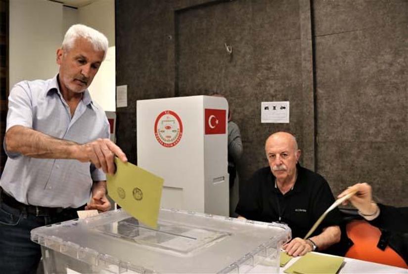 Sandığa koştular: Yurt dışı oylarında yeni rekor kırıldı