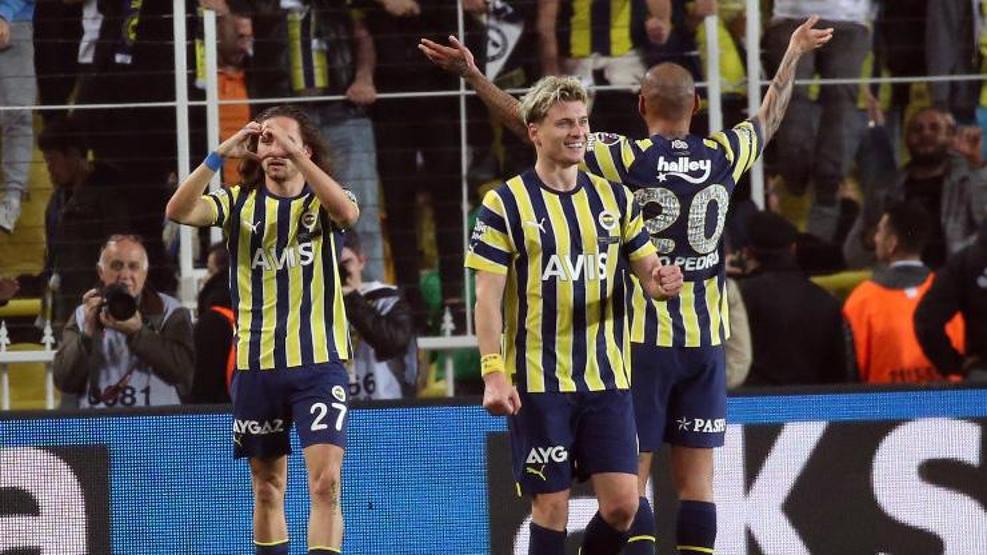 Fenerbahçede 9 isimle yollar ayrılıyor