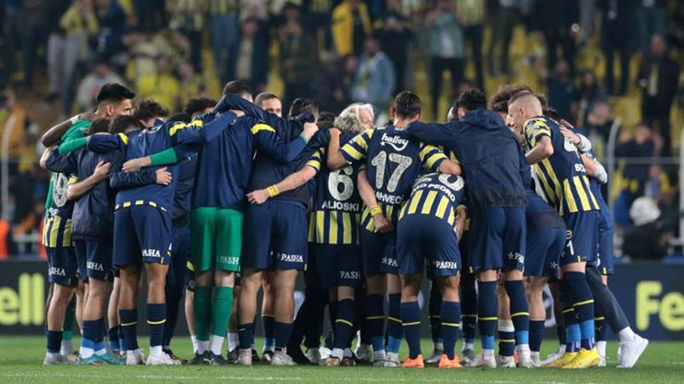 Fenerbahçede 9 isimle yollar ayrılıyor