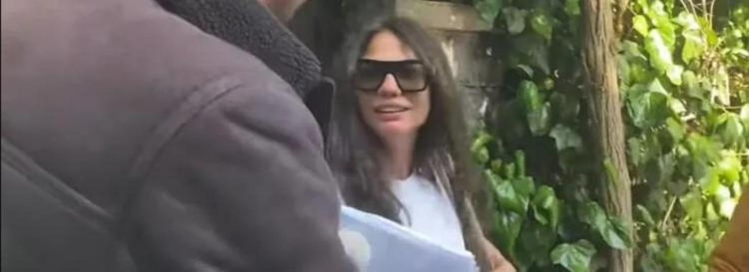 Demet Özdemir eski eşi Oğuzhan Koç’un evinde çıkarken kameralara yansıdı