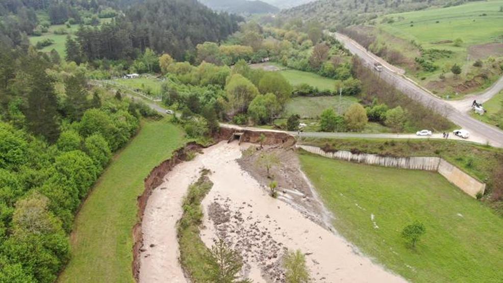 Kastamonu’da sel: Yol çöktü, tarım arazileri sular altında kaldı