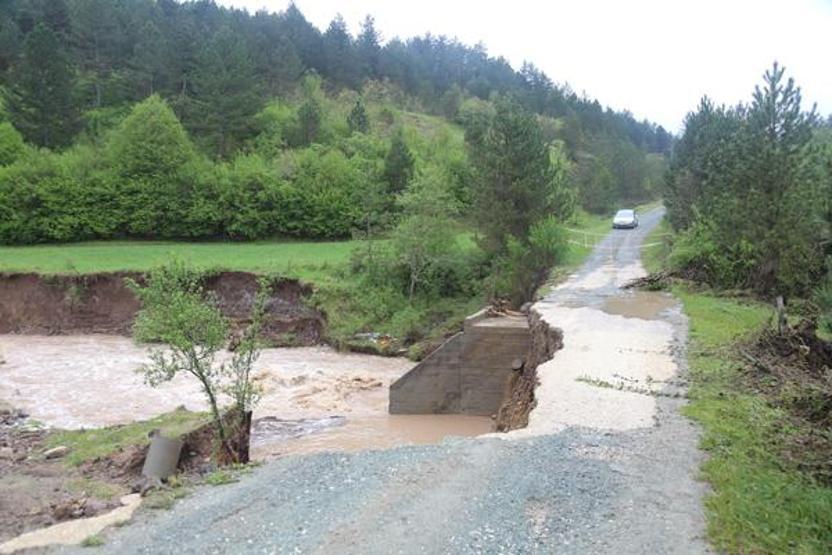 Kastamonu’da sel: Yol çöktü, tarım arazileri sular altında kaldı