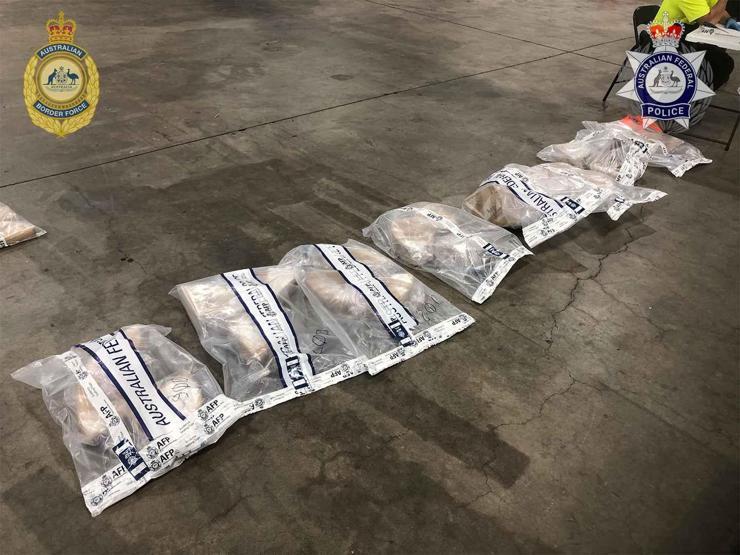 Avustralyada makinenin içine gizlenmiş 300 kilodan fazla uyuşturucu madde ele geçirildi