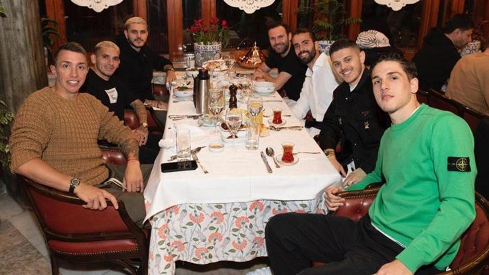 Galatasarayda parfüm krizi Muslera takım arkadaşlarına bağırdı