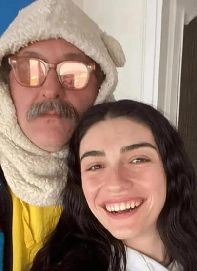 Hazar Ergüçlüden aşk pozu