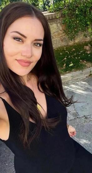 Fahriye Evcen eski formuna geri döndü