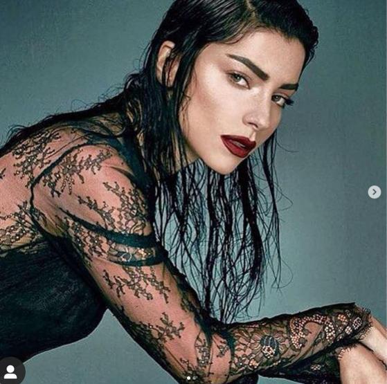 Merve Boluğur kuralları hiçe saydı
