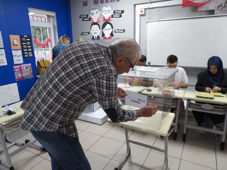 Sandık yemini ederek göreve başladılar
