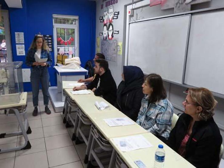 Sandık yemini ederek göreve başladılar