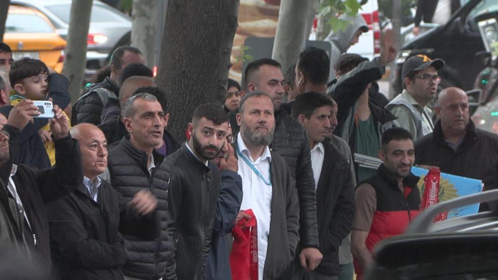 AK Parti İstanbul İl Başkanlığı önünde hareketlilik
