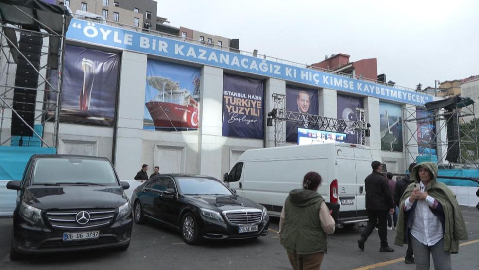 AK Parti İstanbul İl Başkanlığı önünde hareketlilik