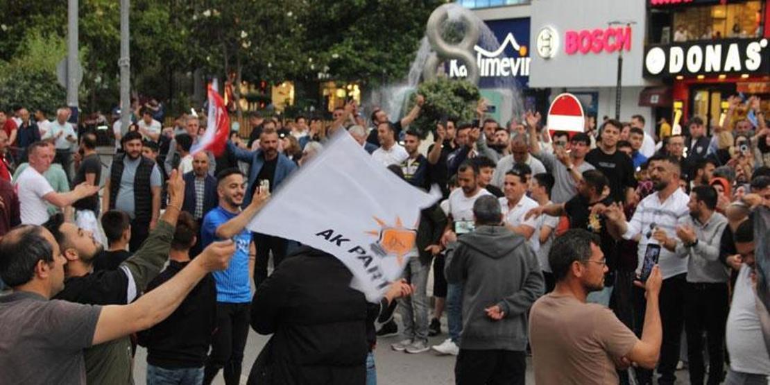 Erdoğanın seçim zaferinin ardından Türkiyeden seçim kutlaması manzaraları