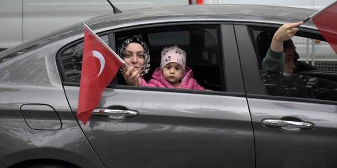 Erdoğanın seçim zaferinin ardından Türkiyeden seçim kutlaması manzaraları