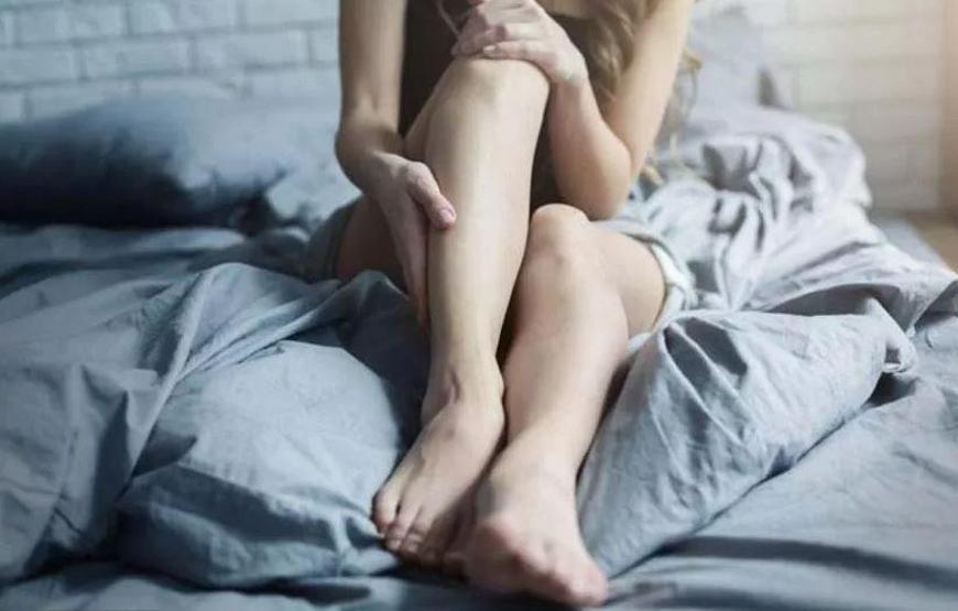Akşamları başlıyor, geceleri şiddetleniyor Bu hastalık uykusuz bırakıyor