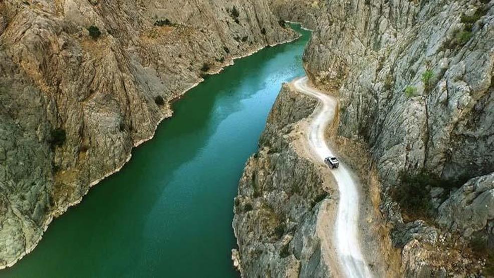 Yaz aylarında ilçe nüfusunun 10 katı ziyaretçi ağırlıyor