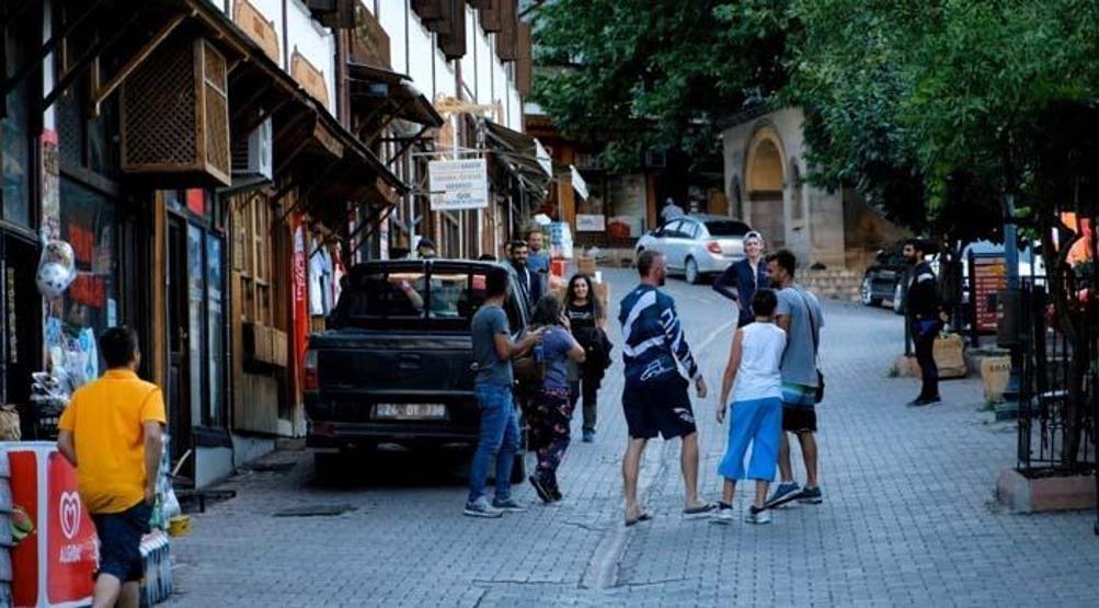 Yaz aylarında ilçe nüfusunun 10 katı ziyaretçi ağırlıyor