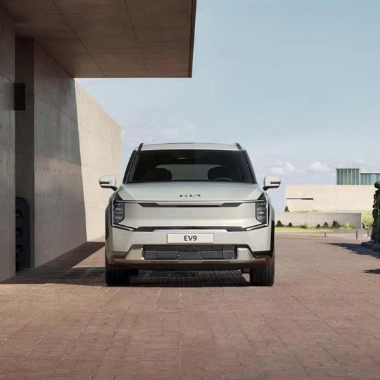 Kia elektrikli ”EV9”un örtüsünü açtı