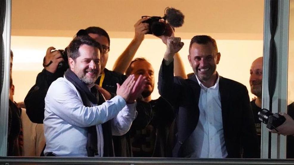 Galatasaray şampiyonluğu Florya’da taraftarıyla kutladı