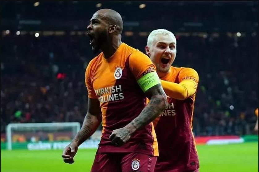 Galatasaraylı ünlüler şampiyonluğu böyle kutladı